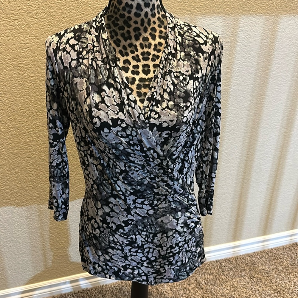 Women’s 3/4 sleeve top, super soft, size M